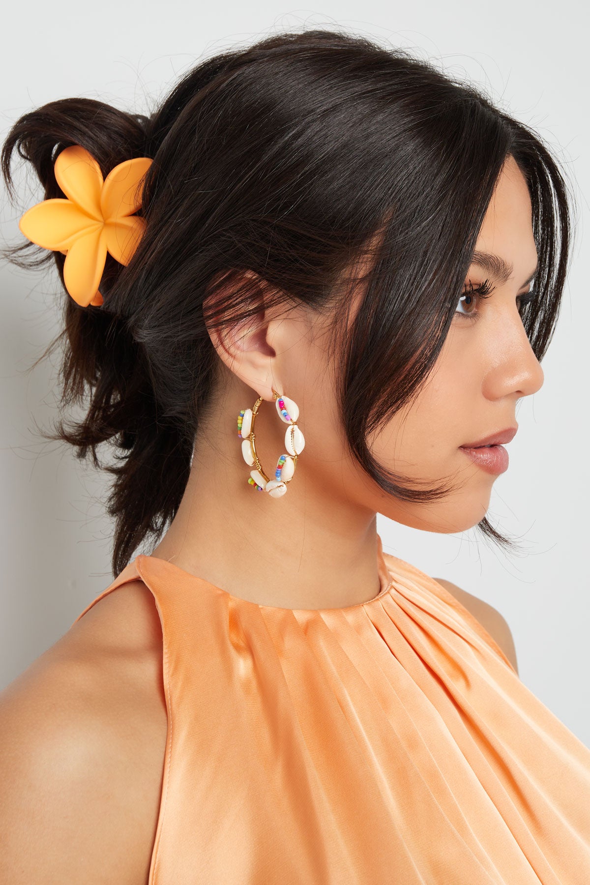 Barrette à cheveux fleur - plastique crème