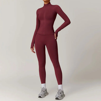 Ensemble de sport avec veste zippée