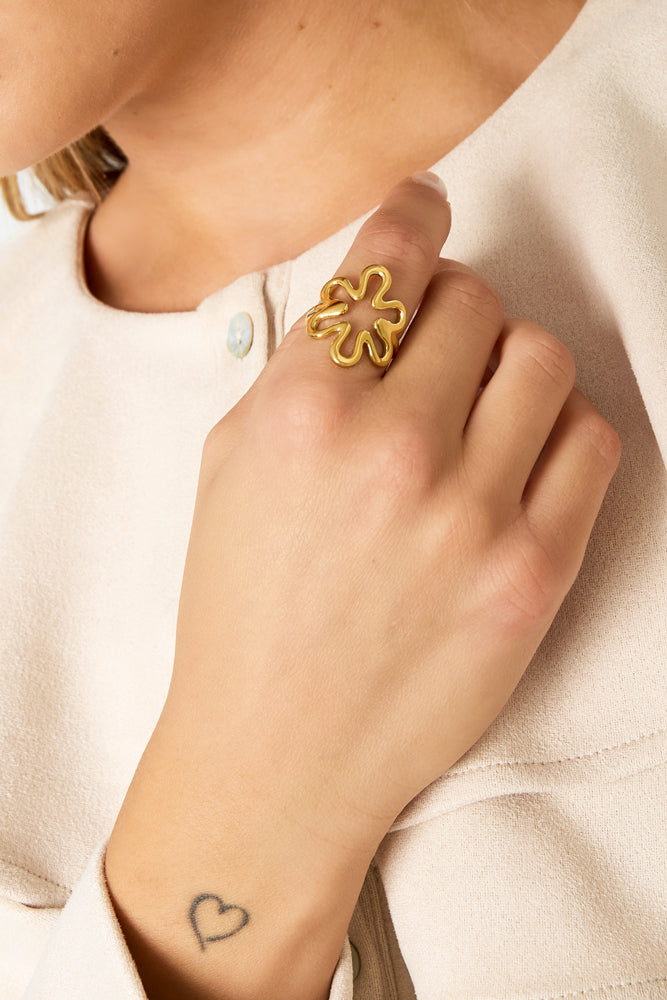 Blooming ring